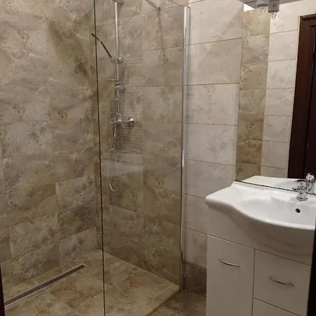 Piata Sfatului Апартаменты *