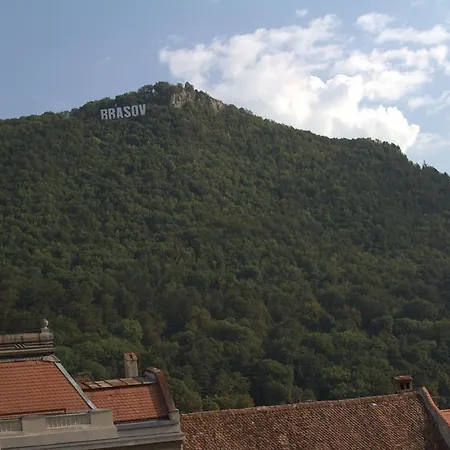 Piata Sfatului Апартаменты *